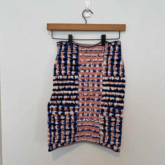 BCBG Stylish Blue and Pink Patterned Skirt SMALL - Picture 3 of 3